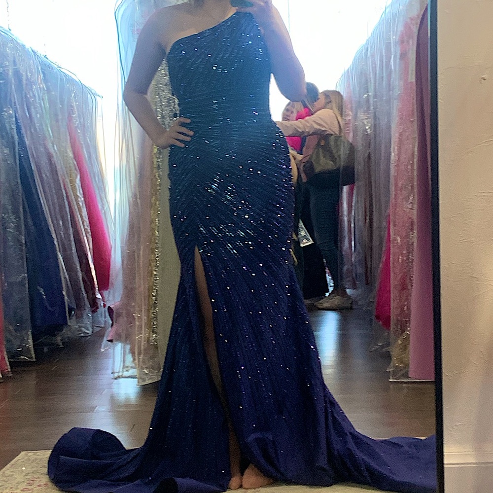 Sherri Hill size 6 one should navy blue prom dress